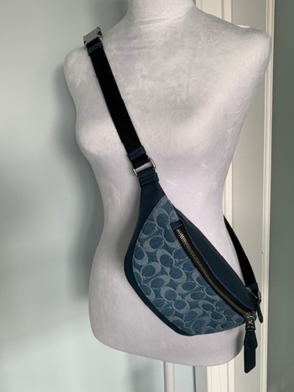 Coach NWOT Warren Mini Belt Bag in Signature Denim Style CDF48